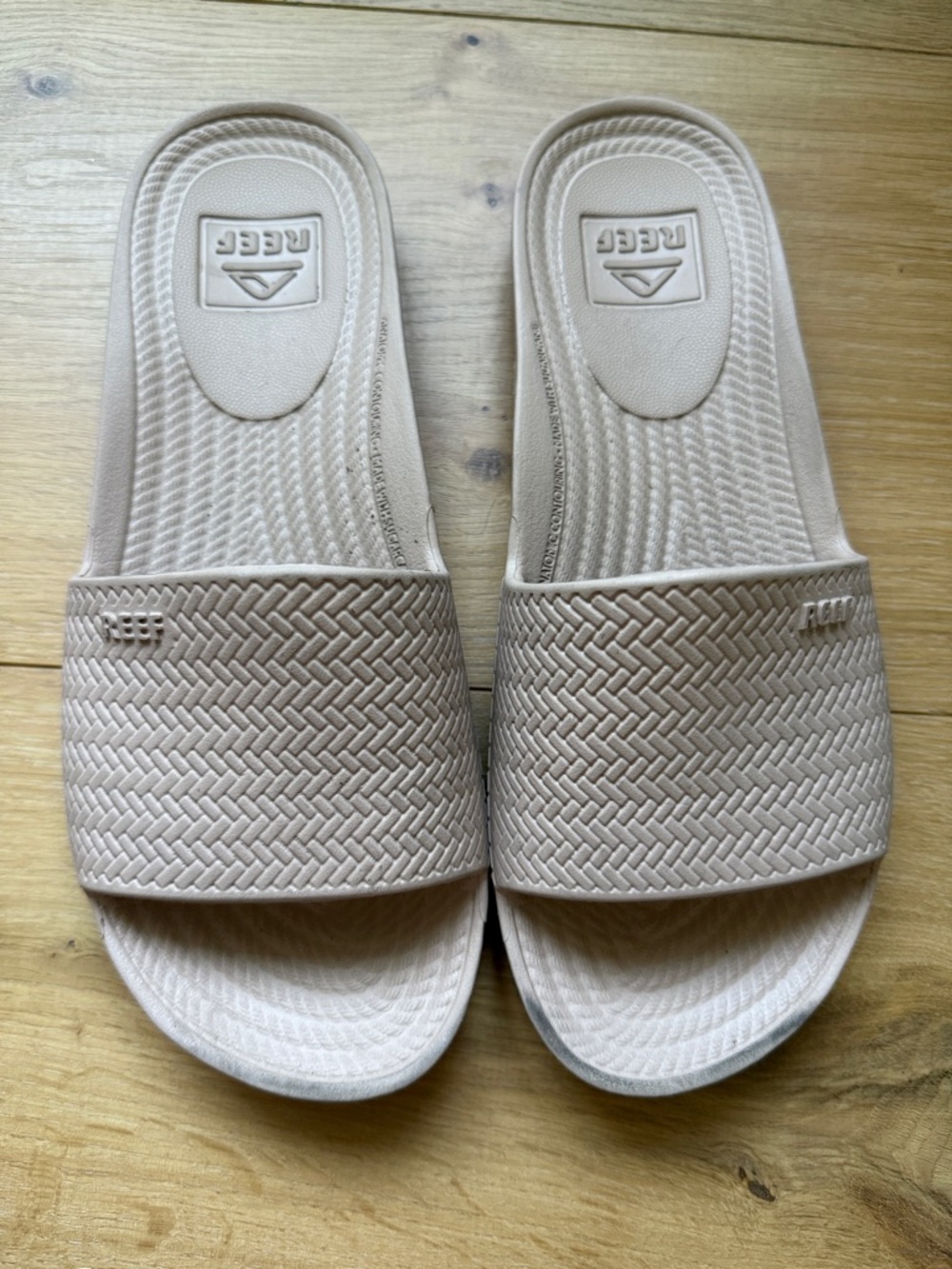 Reef Slide Sandals in Pale Beige